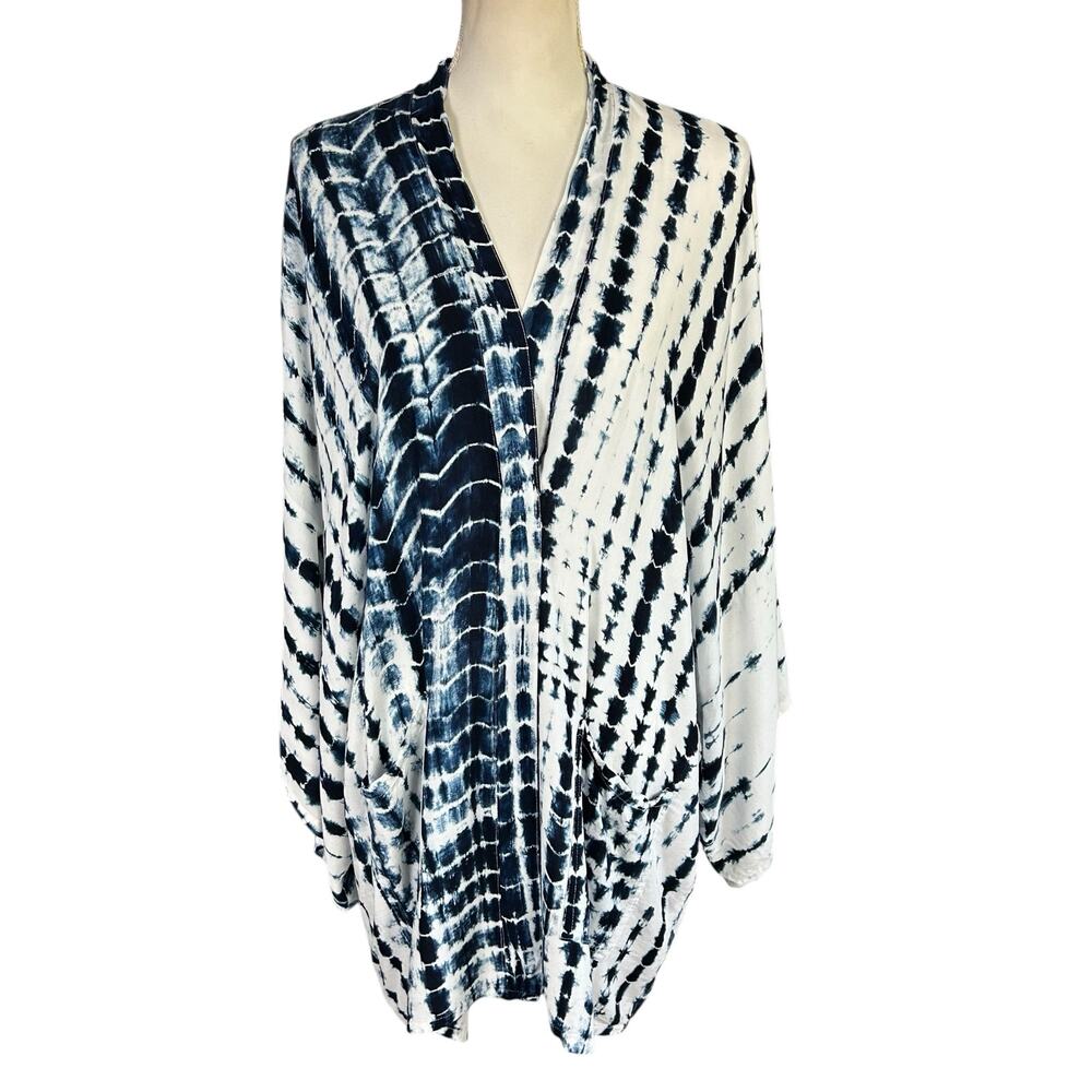 Style Park 1 Kimono One Size Blue White Pockets Single Button Closure Cover Up